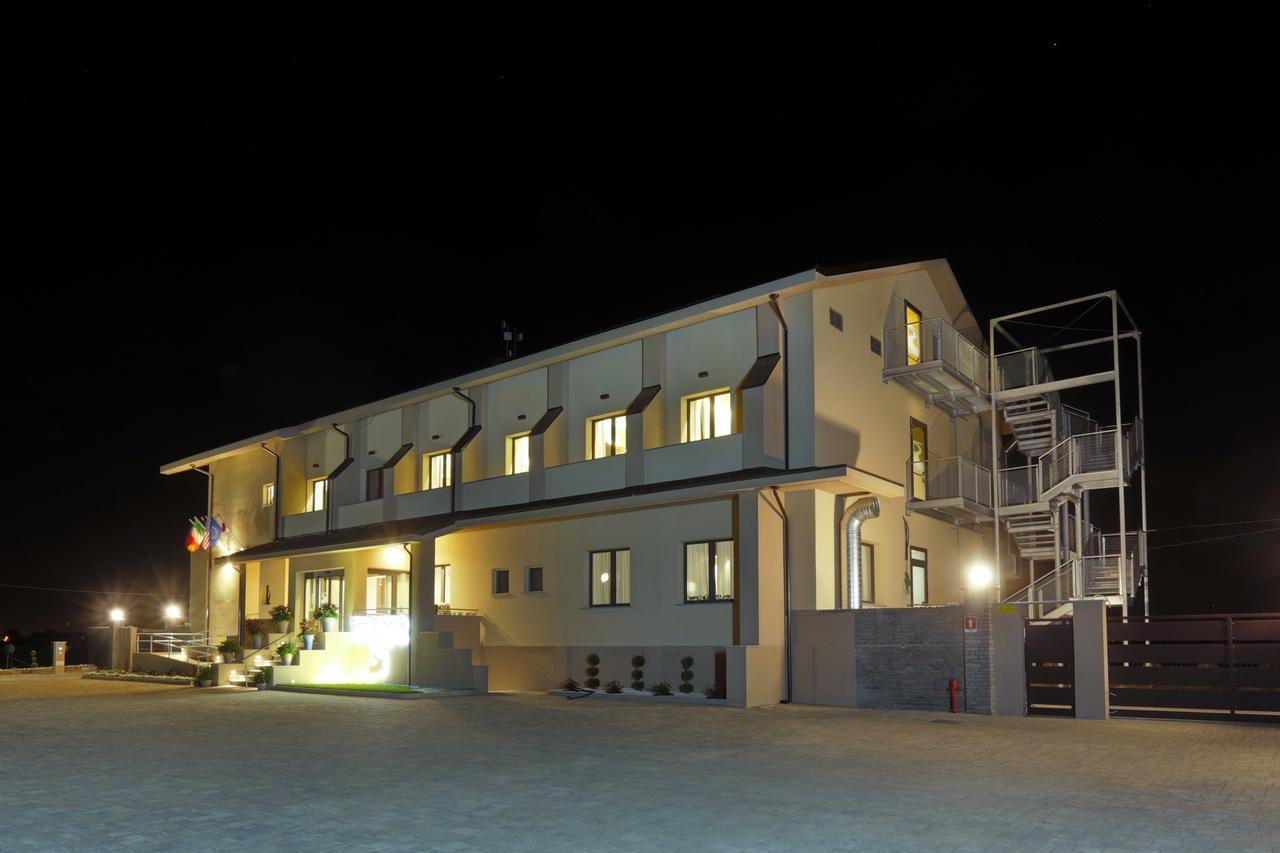 Hotel Terre Dei Salici Caramagna Piemonte エクステリア 写真